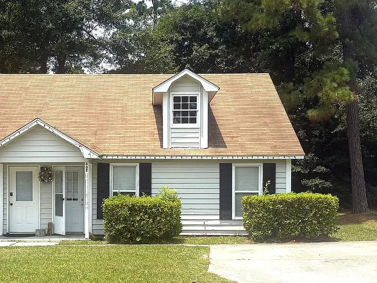 407 Lennon Dr — Photo 1