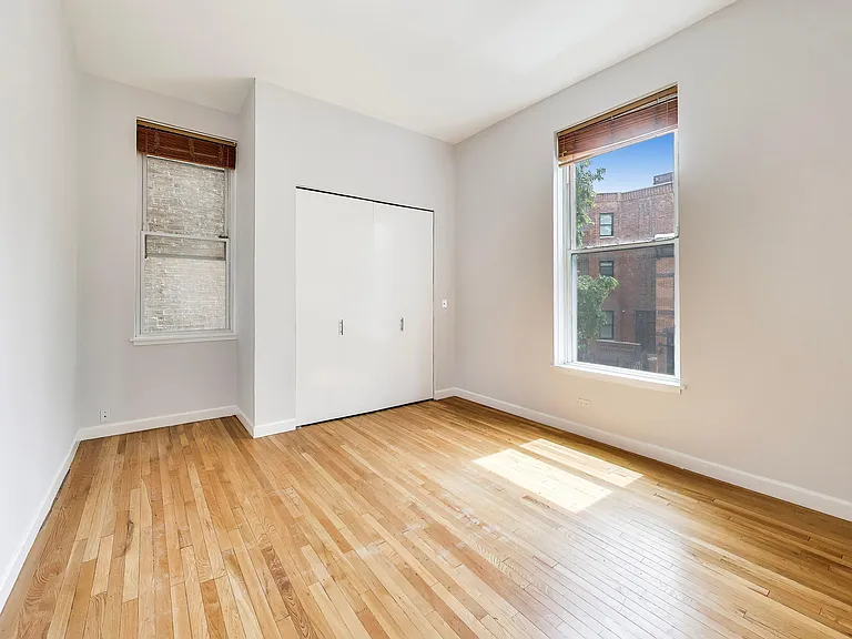 223 W Wisconsin St #2D — Photo 7