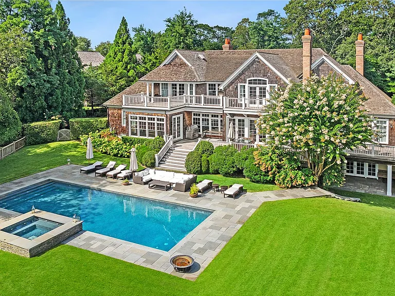 7 Fair Hills Ln — Photo 2