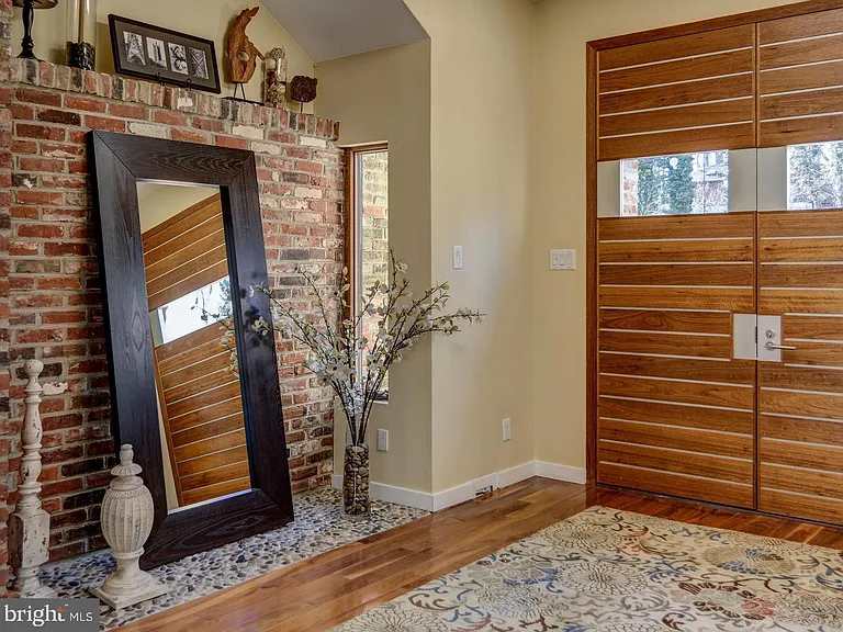 1127 Winding Dr — Photo 7
