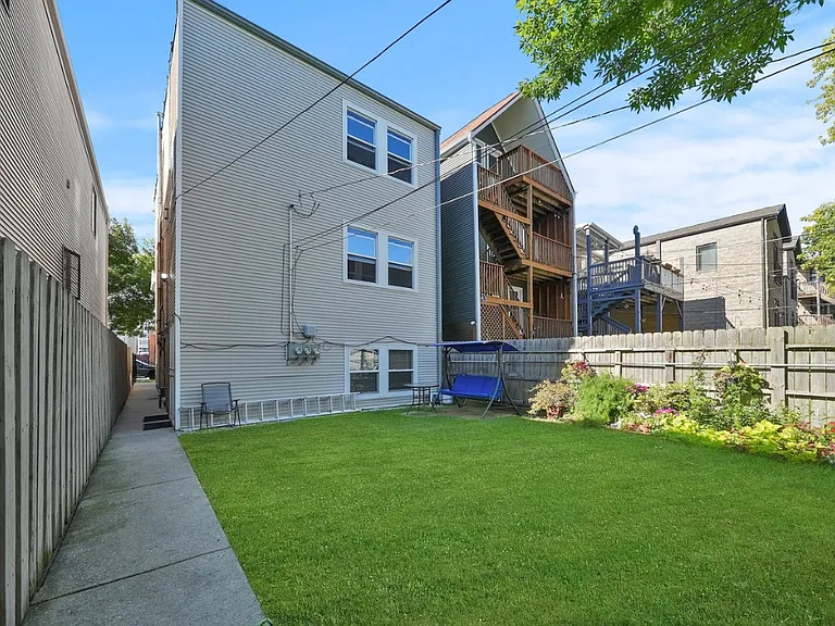2943 N Fairfield Ave #B — Photo 16