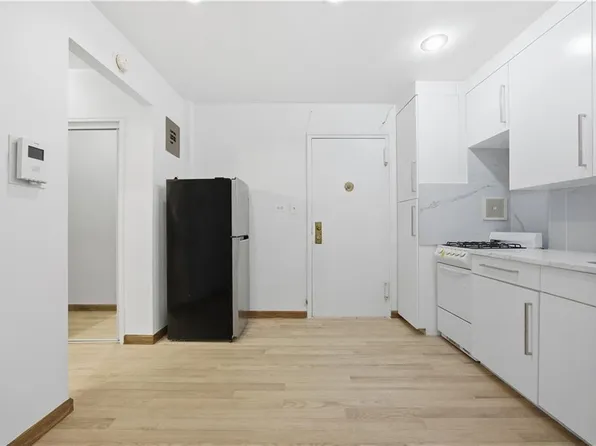 3101 Ocean Parkway image 8 of 21