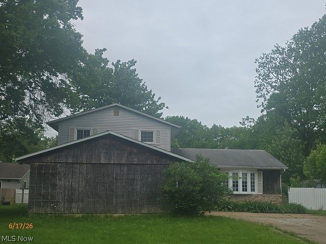 1st image of 502 Maple Ave