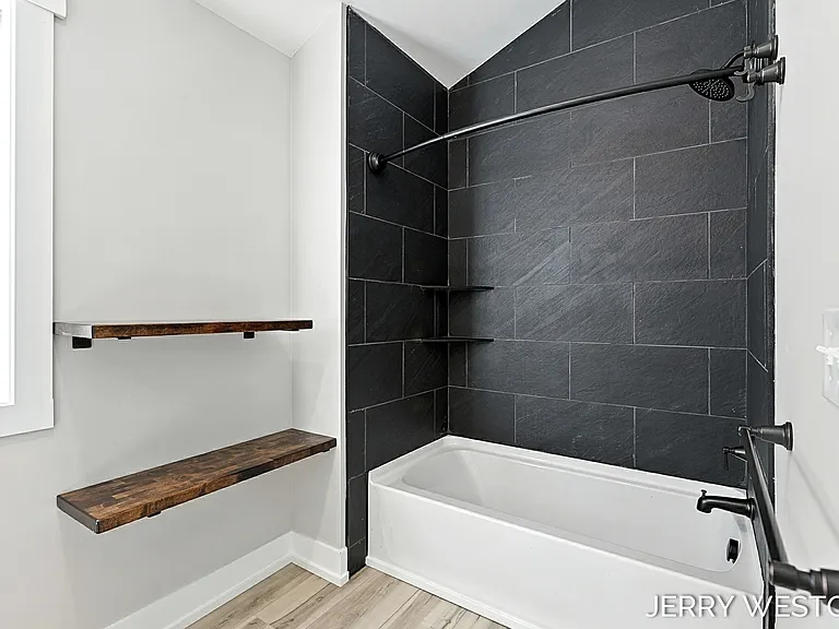 715 Butterworth St SW #3 — Photo 14
