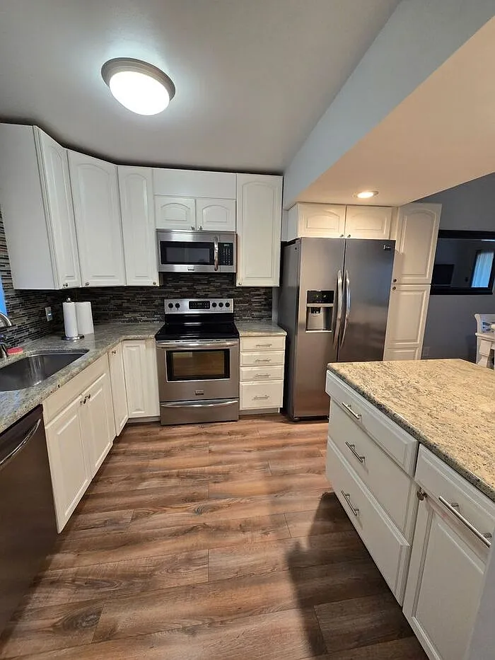 2 bed, 2.0 bath, 980 sqft, $1,650 — Photo 3