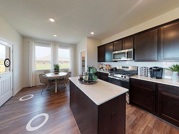 This is sample picture from builder showing inside with furniture. Try this link for 360 inside tour : https://my.matterport.com/show/?m=RXDxKrRSzWQ