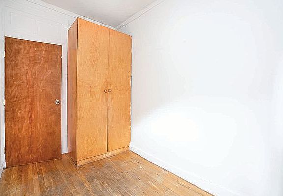 3rd image of 1274 1st Ave APT 27