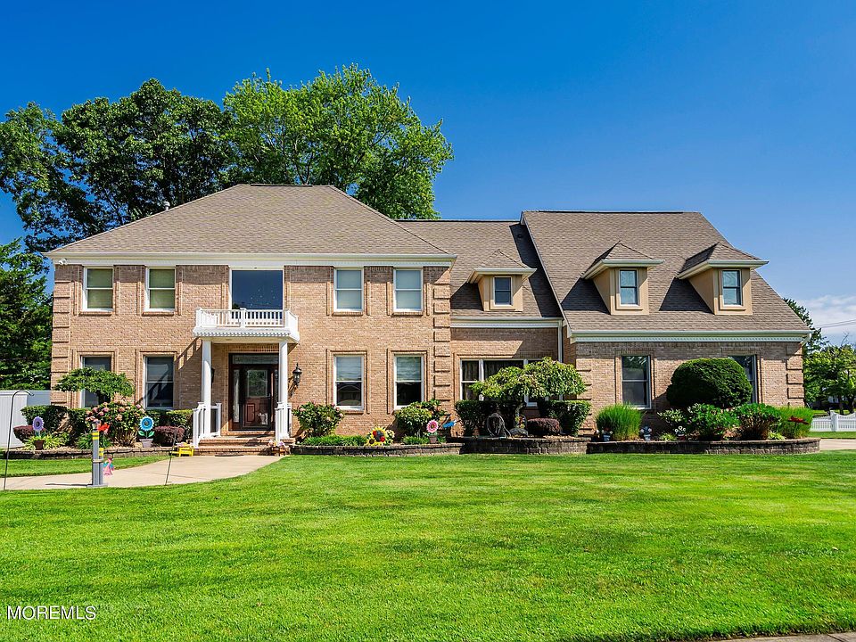1st image of 978 Utah Drive