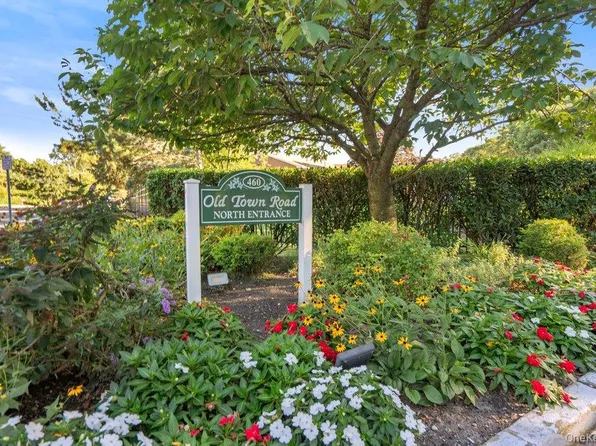 460 Old Town Road #27L, Port Jefferson Station, NY 11776