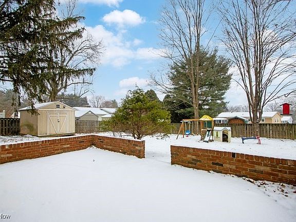 2nd image of 2677 Taylor St