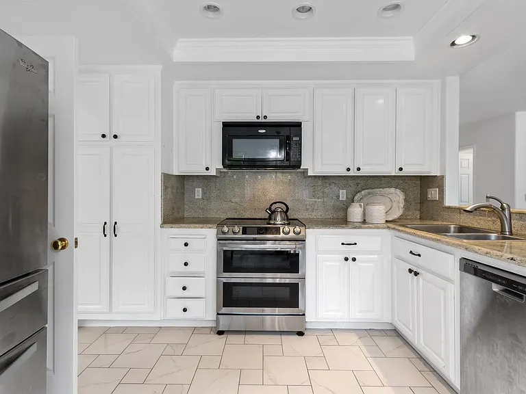 66 Edgegate Ct — Photo 14