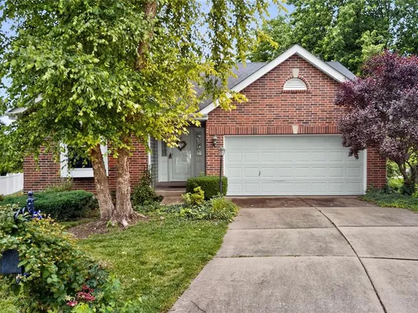 591 Midland Dr, O'Fallon, MO 63366