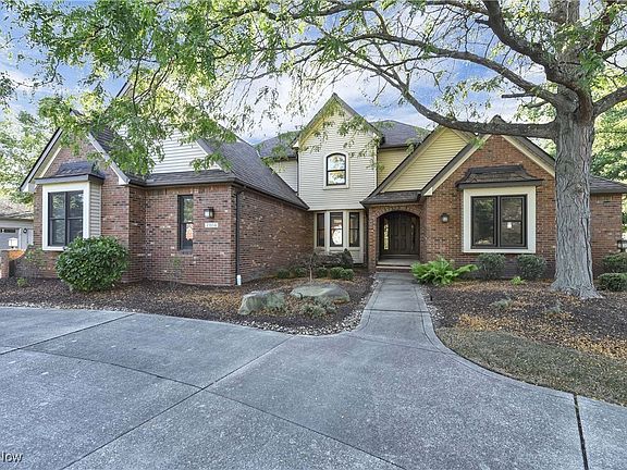 2nd image of 7814 Glenwood Cir