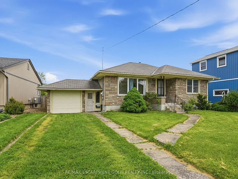 602 Geneva St — Photo 2