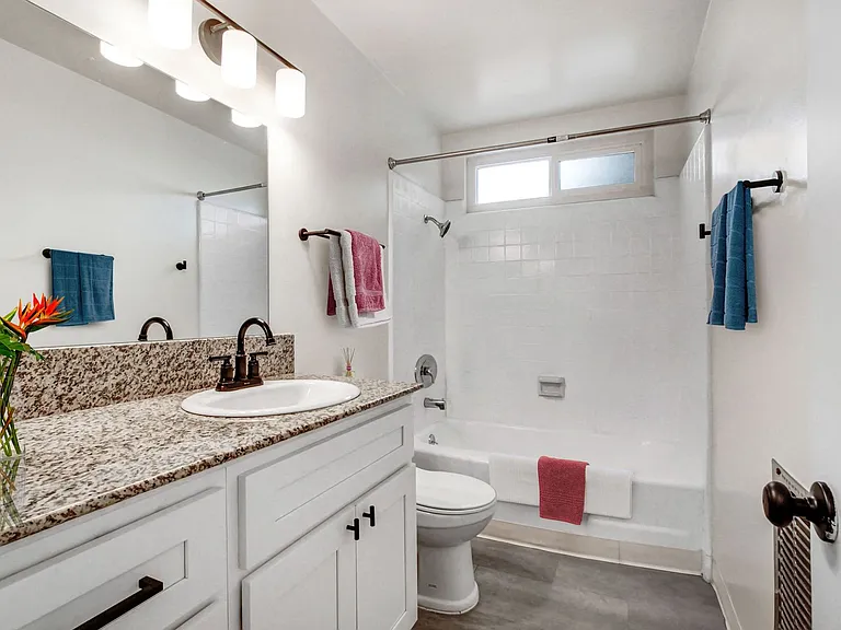 Valparaiso Apartments — Photo 5