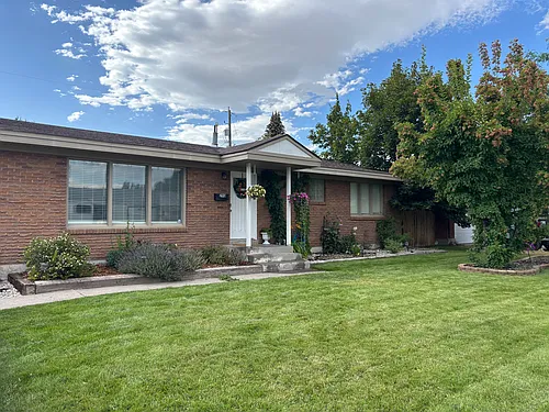 290 Lincoln Dr Photo 1