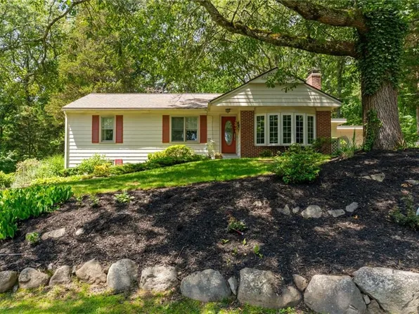 55 Atherton Rd, East Greenwich, RI 02818