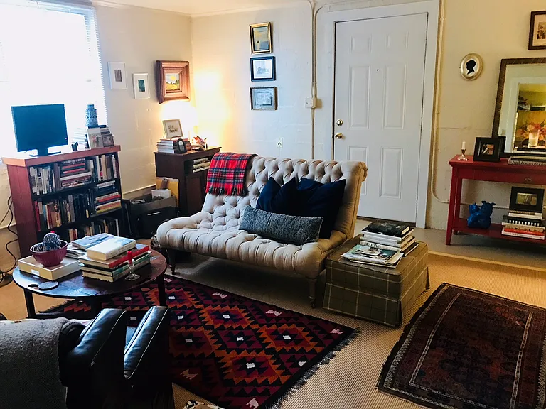 Living Room (previous tenant)