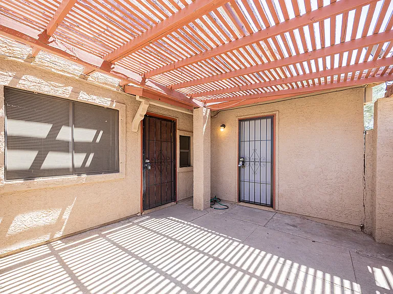 5040 N 40th Ave — Photo 15