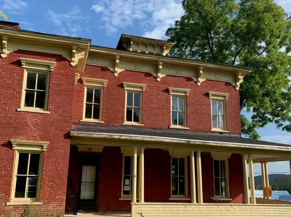 8 Mountain Street, Whitehall, NY 12887