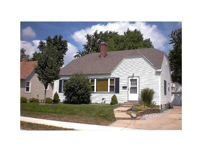 1709 Gerrard Ave photo 1