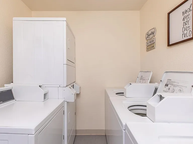WELCOME TO THE VINE APARTMENTS! — Photo 23