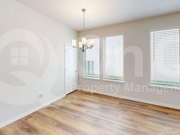 1840 Rosedale Ave — Photo 8