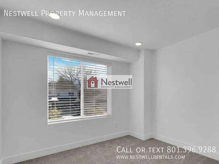 563 E Alma Mater Ave — Photo 16