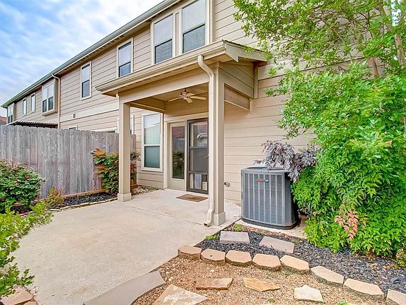 2nd image of 12108 Martin Creek Ln