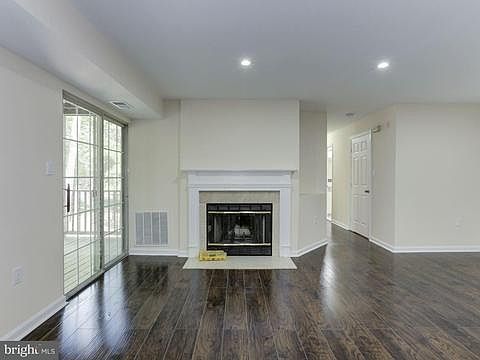 1st image of 9805 Lake Pointe Ct APT 204