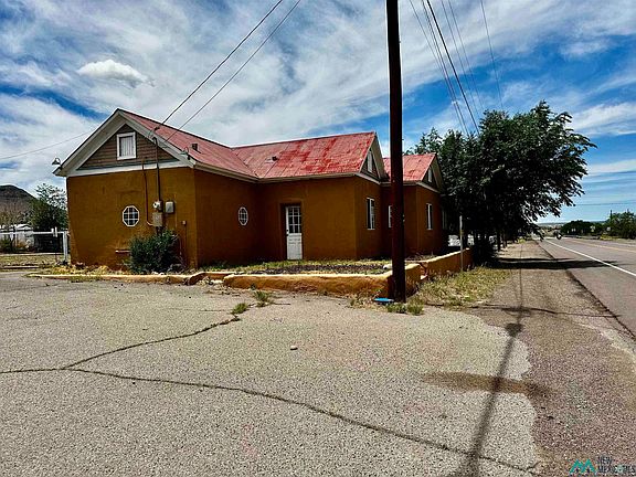 2nd image of 1003 W 1st St
