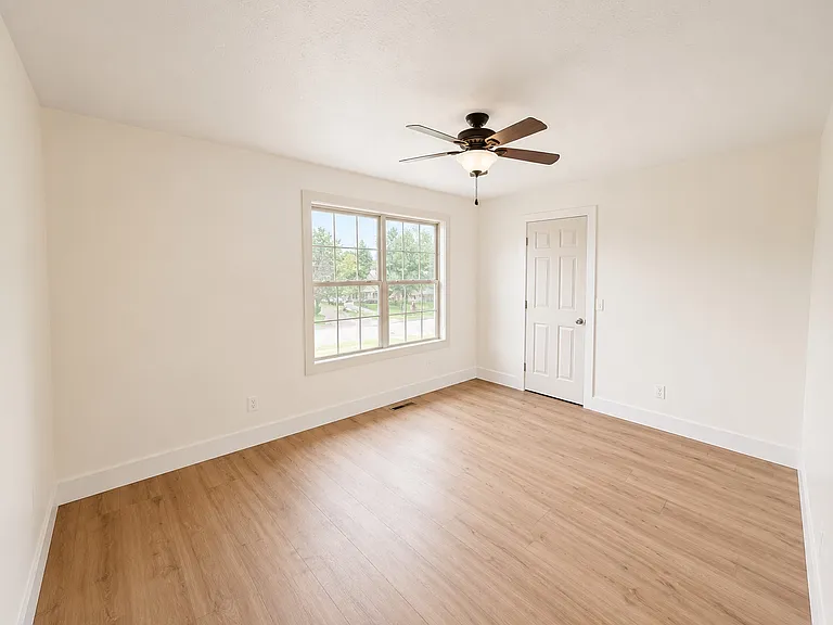 Bedroom 2 (Front of House)