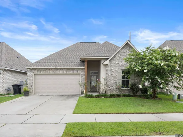 10025 Ole Millstead Ct, Baton Rouge, LA 70816