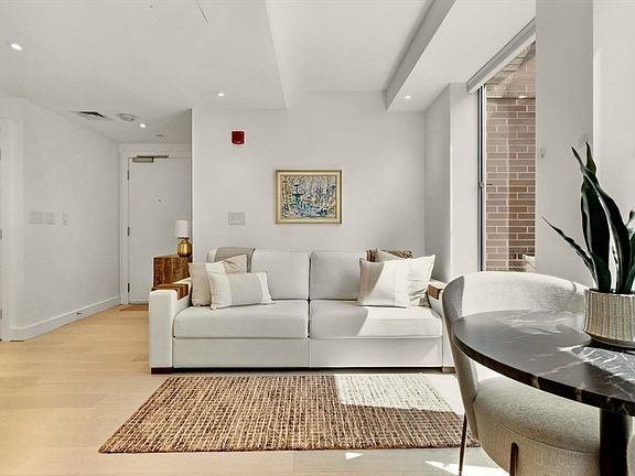 4th image of 80 Broad St Unit 1009