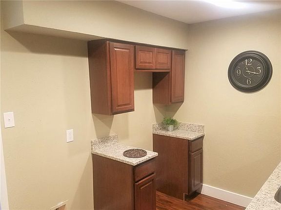4th image of 915 Wren Cir