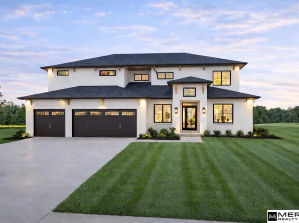 16618 Abigail St, Bennington, NE 68007