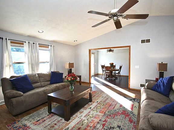 3rd image of 2542 Winthrop Dr