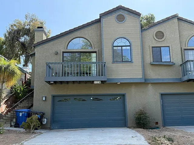166 Las Flores Dr #A