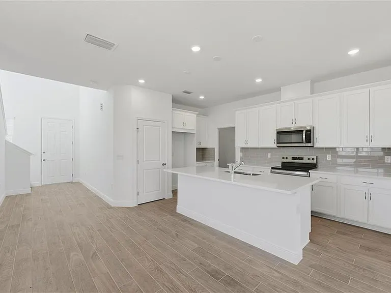 2100 Maverick Ct — Photo 6