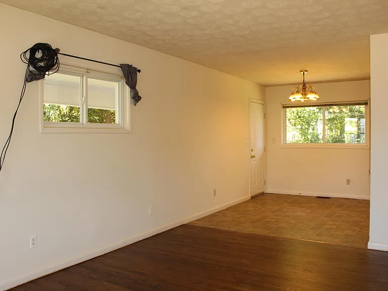 26 Lilliedale Ln — Photo 3