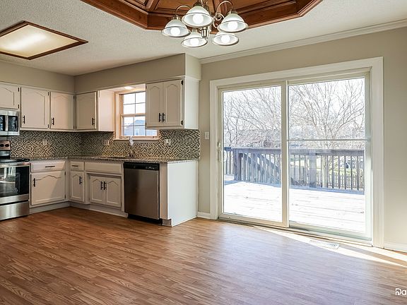 4th image of 502 Woodson Ln