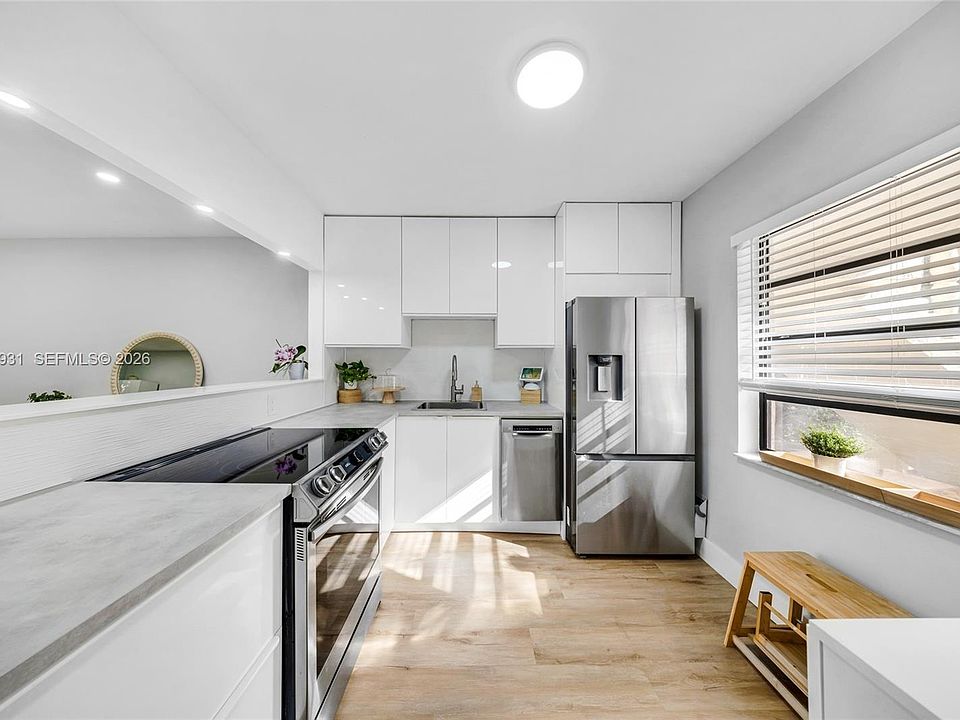 1st image of 130 S Cypress Rd APT 612