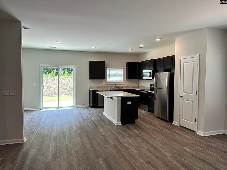 915 Blenheim Way — Photo 2