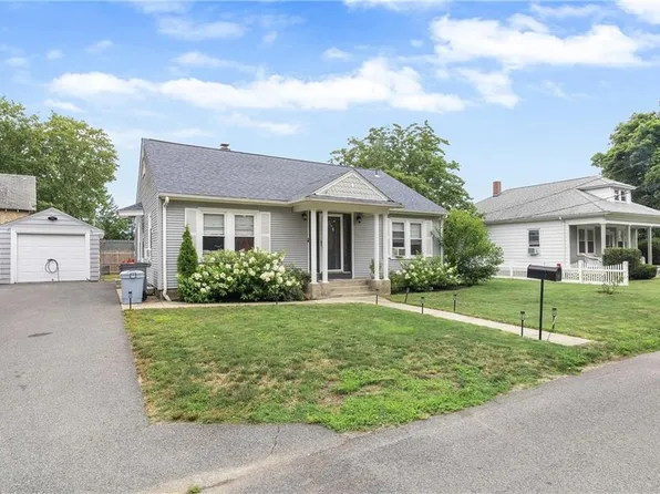 15 Mathewson St, Johnston, RI 02919