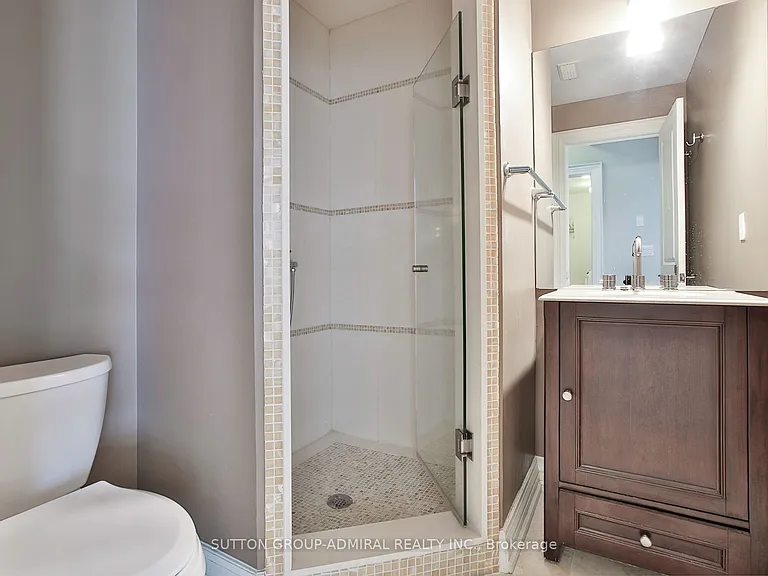 21 Dunblaine Ave — Photo 33