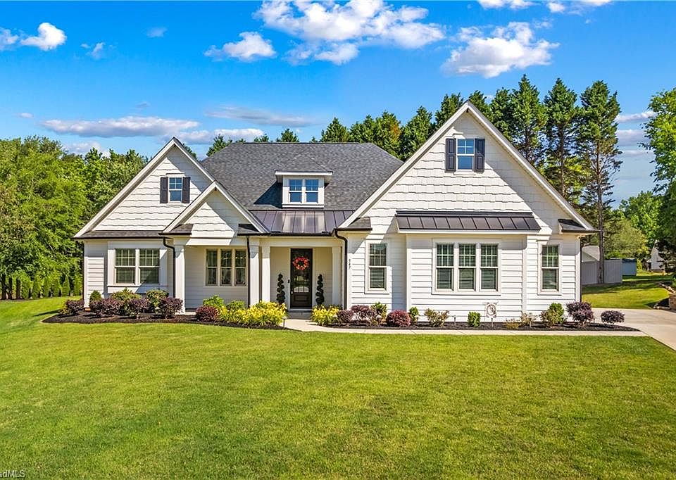 1st image of 547 Muirfield Way