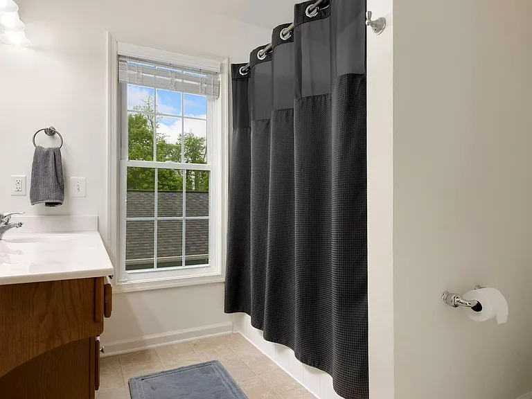 2427 Fort Dr — Photo 13