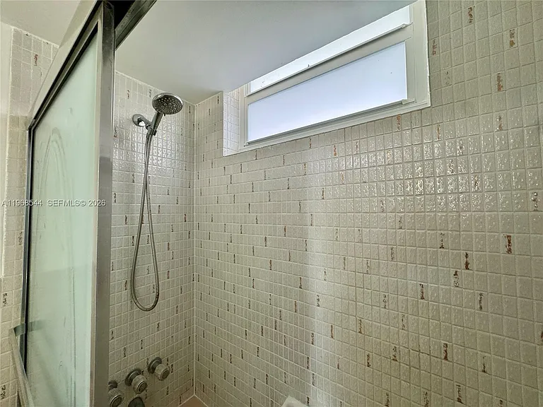 2855 Leonard Dr #H202 — Photo 33