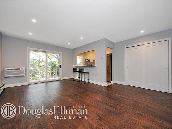4th image of 1 Toms Point Ln APT 8D