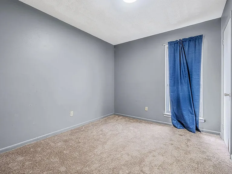 1219 N Parker St — Photo 16